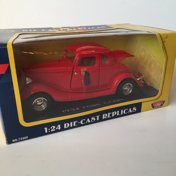 Motor Max 1:24 Collector's 1934 Ford Coupe Die-Cast Replica Car / Red Color - Picture 2 of 7